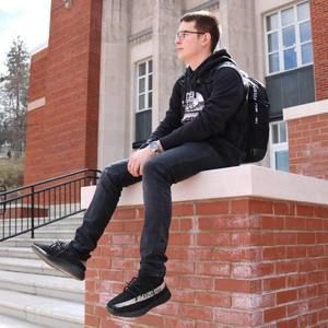 Meet your Posher, Grant